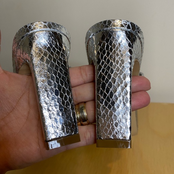 Dolce Vita Silver Heels - Picture 7 of 10